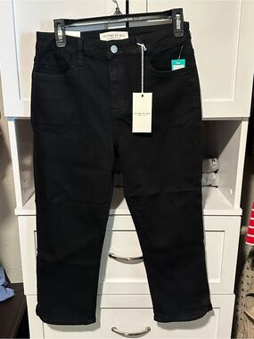 Bridge by GLY high-rise capri skinny jeans in a size 6.